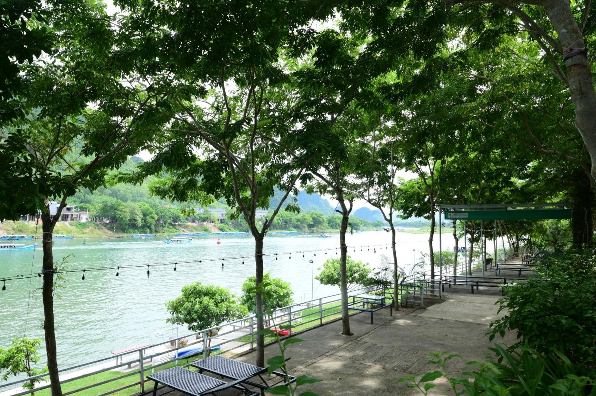 Restful River Bungalow Phong Nha Esterno foto