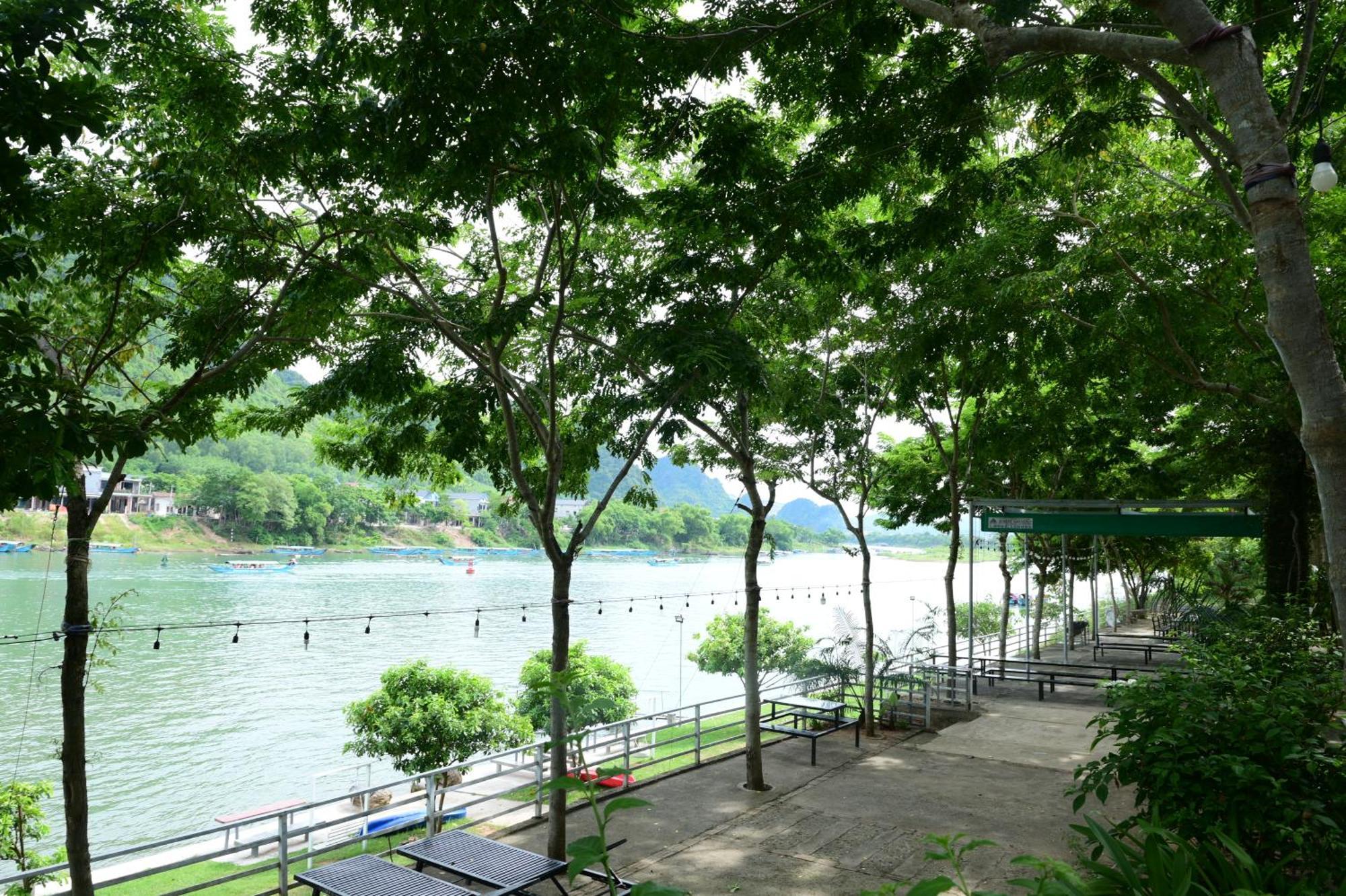 Restful River Bungalow Phong Nha Esterno foto