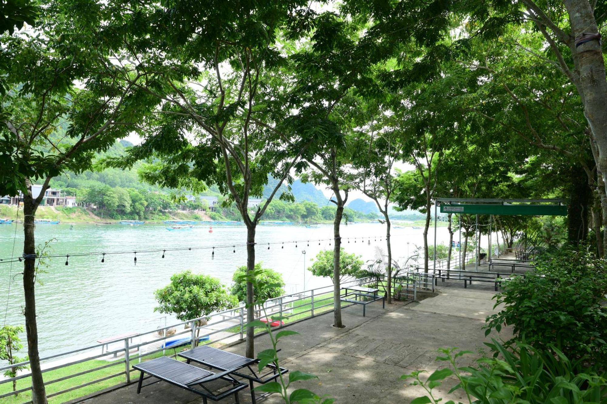 Restful River Bungalow Phong Nha Esterno foto